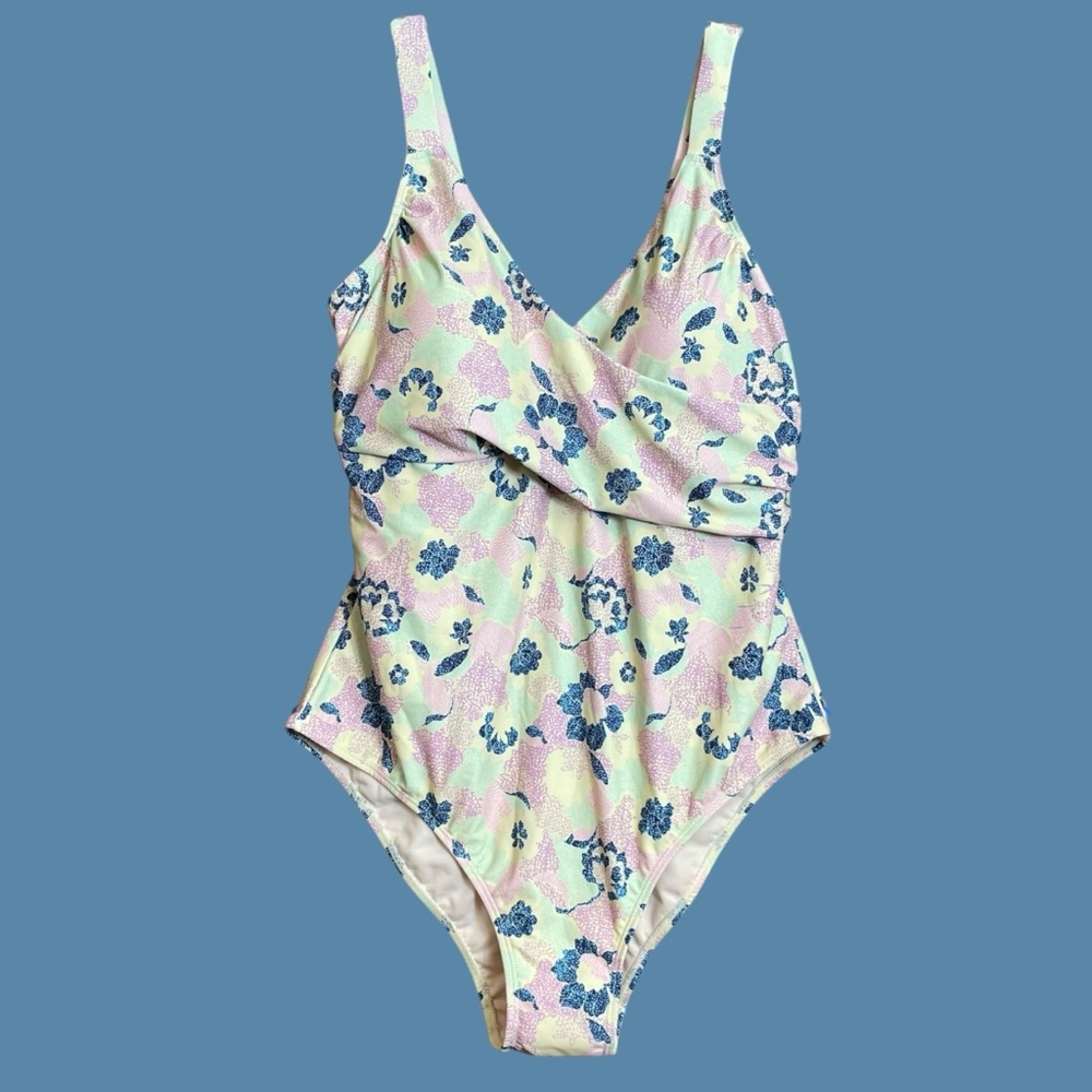 Vero Moda NWT one pice swimsuit in Lemon Meringue 16